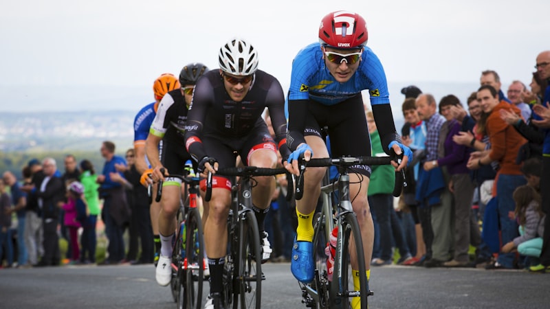 多画面体育赛事直播监控屏幕展示